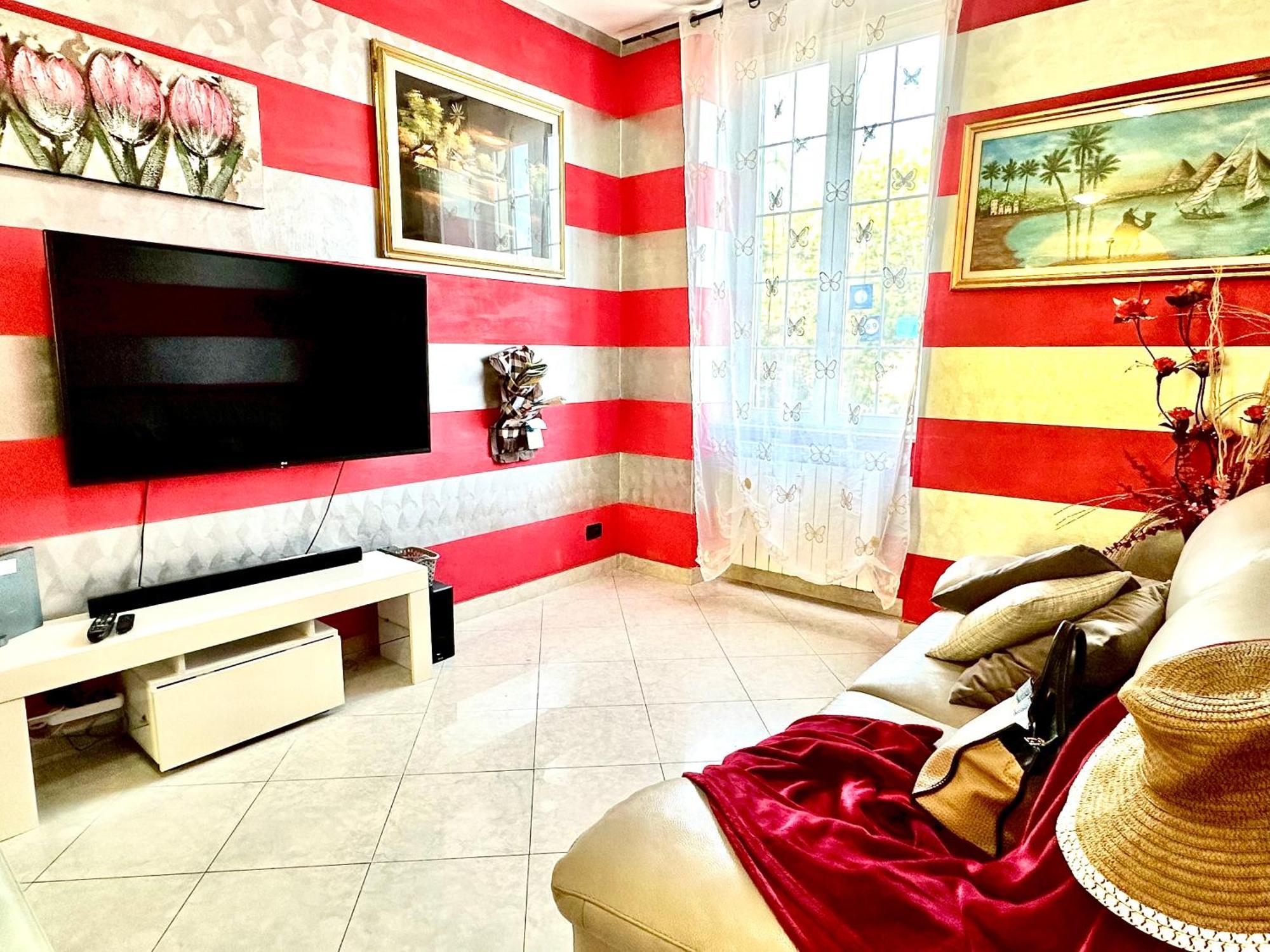 The Comfort Apartment Специя Екстериор снимка