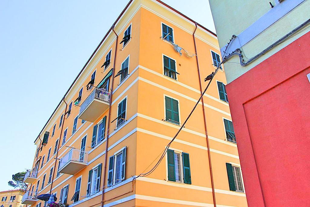 The Comfort Apartment Специя Екстериор снимка